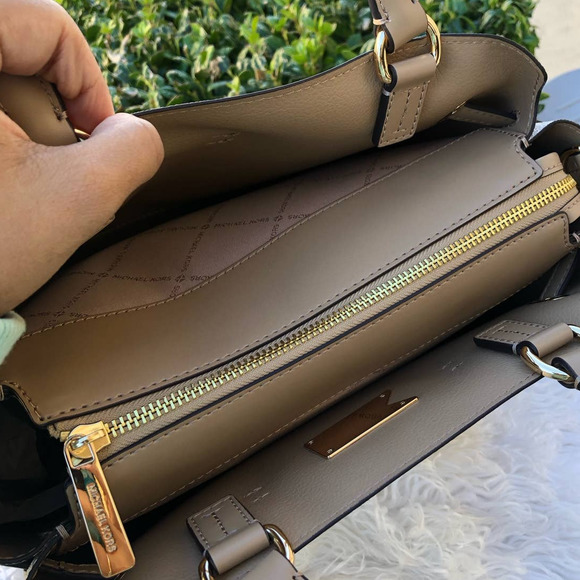 Michael Kors Reed Large Bag and Wallet Set Dust Bag Incl. - Picture 11 of 14